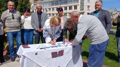 Погасили марку, Роман Завадович, погашення марки, Тернопільщина, квітень 2025 Погасили марку, Роман Завадович, погашення марки, Тернопільщина, квітень 2025