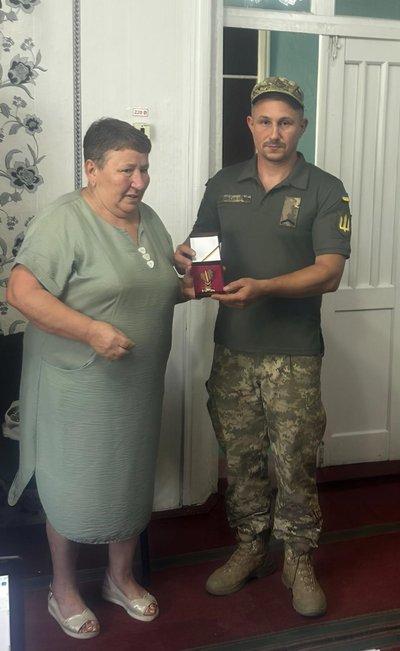 Михайла Костянюка з Одещини посмертно нагородили «Хрестом Сухопутних військ» Михайла Костянюка з Одещини посмертно нагородили «Хрестом Сухопутних військ»