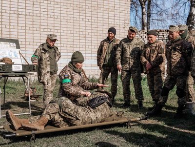 "Я довго шукала себе і свою місію", — бойова медикиня Анна Самаріна з Бердичева стала косметологинею "Я довго шукала себе і свою місію", — бойова медикиня Анна Самаріна з Бердичева стала косметологинею