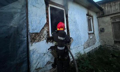 Рятувальними ліквідували пожежу в будинку