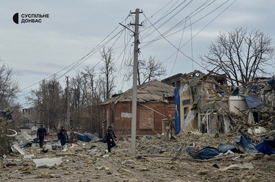 "Біля вікна стояв". Травмований житель Слов'янська розказав про авіаудар, під час якого пошкодило пологовий "Біля вікна стояв". Травмований житель Слов'янська розказав про авіаудар, під час якого пошкодило пологовий