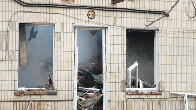 "У погріб побігла сонна". Очевидці обстрілу лікарні в Краснопіллі розповіли про наслідки атаки "У погріб побігла сонна". Очевидці обстрілу лікарні в Краснопіллі розповіли про наслідки атаки