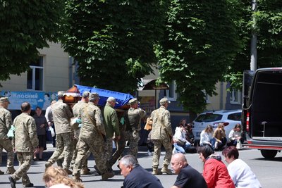 В Умані поховали військовослужбовця Романа Проскурякова В Умані поховали військовослужбовця Романа Проскурякова