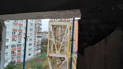 Відбудова поверхів у будинку після вибуху на вулиці Терпопільській у Хмельницькому Відбудова поверхів у будинку після вибуху на вулиці Терпопільській у Хмельницькому