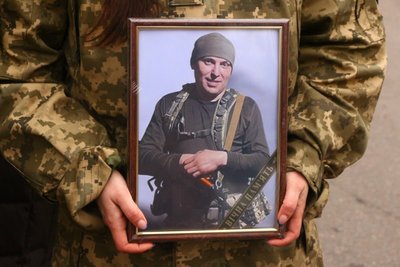 В Охтирці попрощалися з військовослужбовцем Іваном Кравченком В Охтирці попрощалися з військовослужбовцем Іваном Кравченком