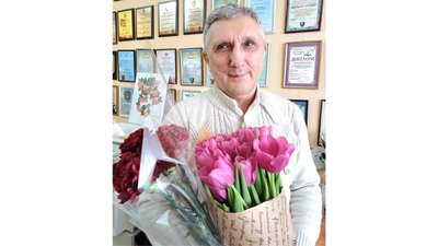 "Мої успіхи — це теж успіхи родини": історія письменника з Черкащини Олександра Прилуцького "Мої успіхи — це теж успіхи родини": історія письменника з Черкащини Олександра Прилуцького