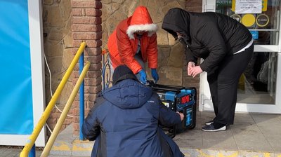 Життя без світла: як підготувати оселю до тривалих відключень електроенергії
