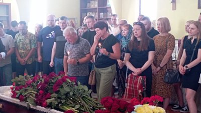 Рятував колег і загинув сам. У Кривому Розі попрощалися із загиблим через обстріл РФ Дмитром Пахолюком Рятував колег і загинув сам. У Кривому Розі попрощалися із загиблим через обстріл РФ Дмитром Пахолюком