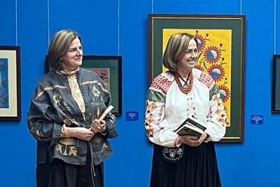 В Житомирі експонуються картини української художниці Марії Примаченко і її рідних