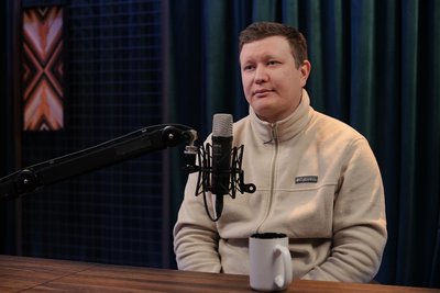 "Ми живемо у двох різних реальностях", — Наріман Алієв про Крим, війну та кіно у подкасті PRO Крим "Ми живемо у двох різних реальностях", — Наріман Алієв про Крим, війну та кіно у подкасті PRO Крим