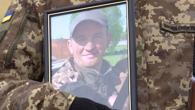 З добровольцями Василем Оніщуком, Тетяною Лукашук та Олегом Півнем попрощались у Рівному З добровольцями Василем Оніщуком, Тетяною Лукашук та Олегом Півнем попрощались у Рівному