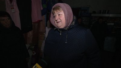 Без зв'язку, світла та під обстрілами: як живуть люди у Костобоброві на Чернігівщині за кілометр від кордону з РФ Без зв'язку, світла та під обстрілами: як живуть люди у Костобоброві на Чернігівщині за кілометр від кордону з РФ