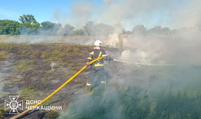 На Черкащині минулої доби сталися сім пожеж сухої рослинності та очерету На Черкащині минулої доби сталися сім пожеж сухої рослинності та очерету