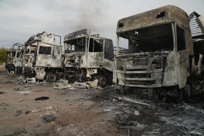 Згоріли фури, травмовані собаки: наслідки удару армії РФ по Сумах Згоріли фури, травмовані собаки: наслідки удару армії РФ по Сумах