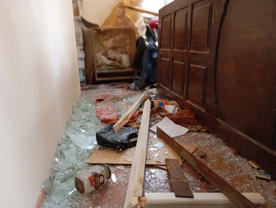 Власники пошкоджених будинків розповіли про обстріл Стецьківки на Сумщині Власники пошкоджених будинків розповіли про обстріл Стецьківки на Сумщині