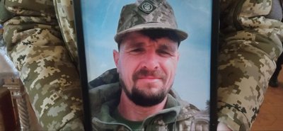 У Хмельницькому попрощалися з воїнами Андрієм Букшієм та Русланом Малаховим У Хмельницькому попрощалися з воїнами Андрієм Букшієм та Русланом Малаховим