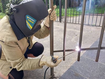 "Будемо подавати приклад дівчатам". Електрогазозварниця з Сумщини розповіла, як обрала професію "Будемо подавати приклад дівчатам". Електрогазозварниця з Сумщини розповіла, як обрала професію