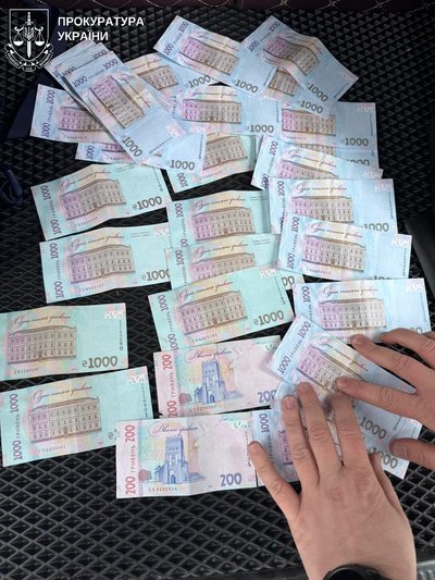 На Одещині посадовця ДПСУ підозрюють у вимаганні грошей за "тилову службу" На Одещині посадовця ДПСУ підозрюють у вимаганні грошей за "тилову службу"