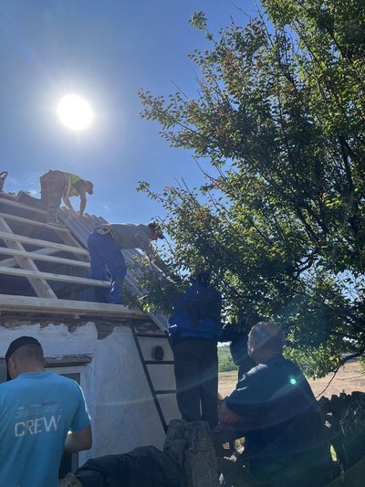 як волонтери з Рівненщини відбудовують будинки на Херсонщині як волонтери з Рівненщини відбудовують будинки на Херсонщині