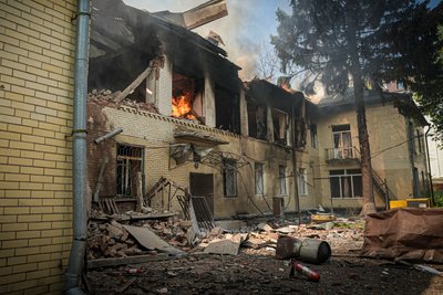 "Яке це перемир'я?": що розповідають сум'яни про удари РФ по дитячому садочку у Сумах "Яке це перемир'я?": що розповідають сум'яни про удари РФ по дитячому садочку у Сумах