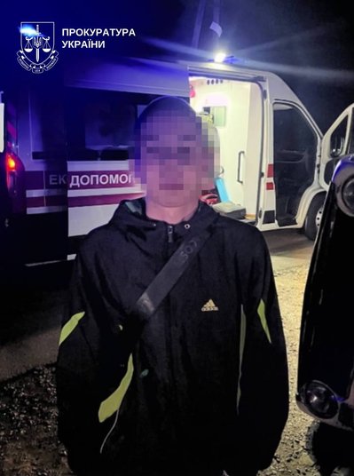 Сів за кермо п'яним і без прав та збив трьох пішоходів, один із них помер: на Київщині вручили підозру 17-річному хлопцю Сів за кермо п'яним і без прав та збив трьох пішоходів, один із них помер: на Київщині вручили підозру 17-річному хлопцю