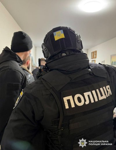 На Житомирщині слідчі повідомили про підозру водію, який наїхав на поліцейського На Житомирщині слідчі повідомили про підозру водію, який наїхав на поліцейського