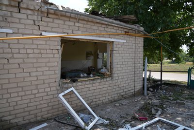 Чотири місяці жила з тілом загиблого сина. З прифронтової Великомихайлівки на Дніпропетровщині евакуювали 81-річну жінку Чотири місяці жила з тілом загиблого сина. З прифронтової Великомихайлівки на Дніпропетровщині евакуювали 81-річну жінку