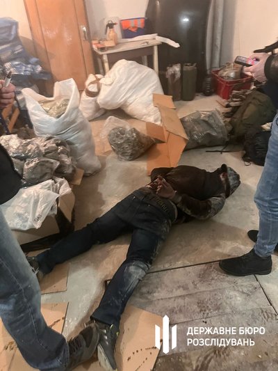 В одній з бригад тероборони Києва привласнили військову форму на мільйони — ДБР В одній з бригад тероборони Києва привласнили військову форму на мільйони — ДБР