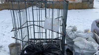Люди сортують відходи у селах на Рівненщині, щоб підтримати ЗСУ