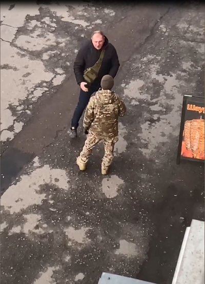 У Житомирі чоловік напав на співробітника ТЦК — поліція відкрила кримінальне провадження У Житомирі чоловік напав на співробітника ТЦК — поліція відкрила кримінальне провадження