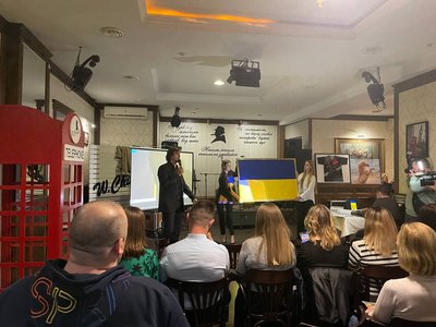 Прапор з підписом Кирила Буданова, благодійний аукціон, збір на 44 бригаду Прапор з підписом Кирила Буданова, благодійний аукціон, збір на 44 бригаду