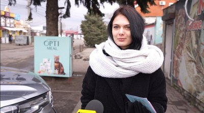 "Павербанки, ліхтарики — так і живемо". У селищі на Дніпропетровщині по шість годин щодня немає світла "Павербанки, ліхтарики — так і живемо". У селищі на Дніпропетровщині по шість годин щодня немає світла