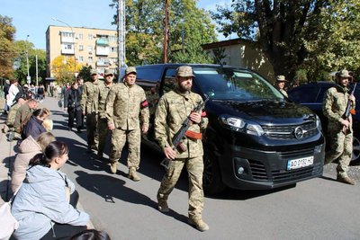 На Закарпатті попрощалися із 51-річним Юрієм Концом, який загинув на Донеччині На Закарпатті попрощалися із 51-річним Юрієм Концом, який загинув на Донеччині