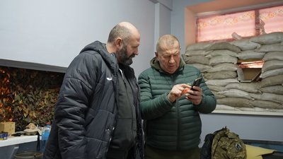 Пересувний симулятор для знищення "шахедів": як українські бійці тренуються нищити російські БпЛА Пересувний симулятор для знищення "шахедів": як українські бійці тренуються нищити російські БпЛА