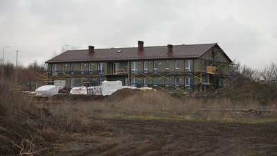 У Сумах почали заселяти перші модульні будинки для переселенців У Сумах почали заселяти перші модульні будинки для переселенців