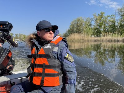 "Дерева, автомобільні шини та побутове сміття": водолази у Полтаві очищають дно Ворскли "Дерева, автомобільні шини та побутове сміття": водолази у Полтаві очищають дно Ворскли