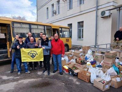 Великодній вантаж: понад сім тонн допомоги відвезли на фронт волонтери із Полтавщини Великодній вантаж: понад сім тонн допомоги відвезли на фронт волонтери із Полтавщини