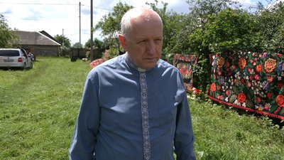 Передають з покоління в покоління. У селі на Львівщині зберегли колекцію вишитих вручну килимів Передають з покоління в покоління. У селі на Львівщині зберегли колекцію вишитих вручну килимів