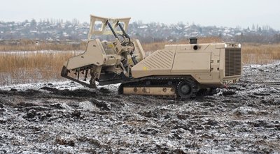 розмінування ДСНС поля сільгосппідприємства піротехніки машина дистанційного розмінування Долина Билбасівка Донецька область грудень 2024 рік розмінування ДСНС поля сільгосппідприємства піротехніки машина дистанційного розмінування Долина Билбасівка Донецька область грудень 2024 рік