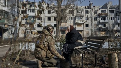 "Питання виживання". КАБи щодня, "рій" дронів над містом: як живуть люди в прифронтовому Покровську "Питання виживання". КАБи щодня, "рій" дронів над містом: як живуть люди в прифронтовому Покровську