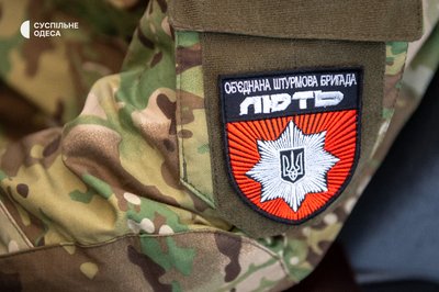 "Сиділи голодні, зверху насипали гради": в Одесі презентували фільм про оборону Торецька "Сиділи голодні, зверху насипали гради": в Одесі презентували фільм про оборону Торецька
