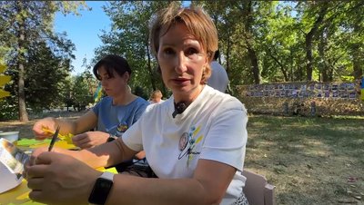«Щоб пам’ятали»: у Кропивницькому родини загиблих захисників виготовляли соняхи до Дня пам’яті «Щоб пам’ятали»: у Кропивницькому родини загиблих захисників виготовляли соняхи до Дня пам’яті
