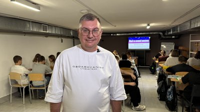 Вчитель з Харкова Руслан Шаламов Вчитель з Харкова Руслан Шаламов