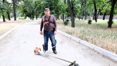 "Жінкам доводиться виконувати важчу роботу". Кропивницькому комунальному підприємству бракує працівників "Жінкам доводиться виконувати важчу роботу". Кропивницькому комунальному підприємству бракує працівників