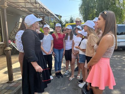 Репетиції — у бусі: як волонтерить дитячий співочий колектив із Волині Репетиції — у бусі: як волонтерить дитячий співочий колектив із Волині