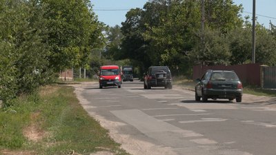 «Петляєш, як зайчик»: коли відремонтують дорогу, що пролягає через село Межиріч на Черкащині «Петляєш, як зайчик»: коли відремонтують дорогу, що пролягає через село Межиріч на Черкащині