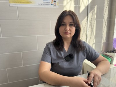 “Знімає стрес від нічних атак”: як сум'яни купаються у крижаній воді “Знімає стрес від нічних атак”: як сум'яни купаються у крижаній воді