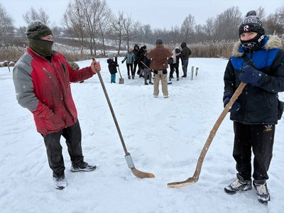 У селі на Черкащині влаштовують хокейні турніри на місцевому ставку У селі на Черкащині влаштовують хокейні турніри на місцевому ставку