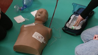 Симулятор FPV-дрона і стрільба з інтерактивного гранатомета: як у Чернігові проходять уроки "Захисту України" Симулятор FPV-дрона і стрільба з інтерактивного гранатомета: як у Чернігові проходять уроки "Захисту України"