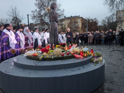Молебень у памʼять жертвам голодомору Молебень у памʼять жертвам голодомору